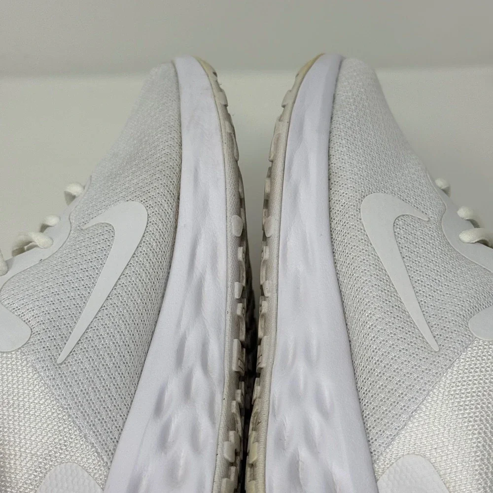 Nike Revolution 6 Mens White Running Shoes Athletic Sneakers‎ Size 9